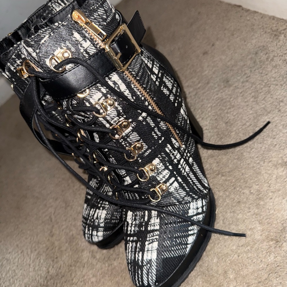 Shoe Dazzle Black and White Lace Up Boots